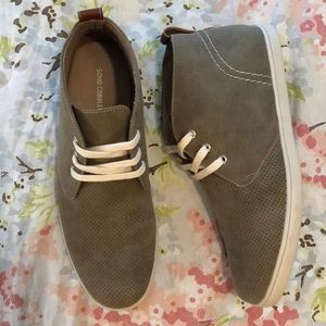 NWOT Soho Cobbler Tan Dress Sneakers